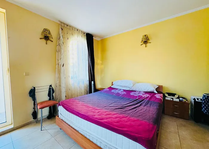 Apartment Victoria Two Bedroom Sunny *