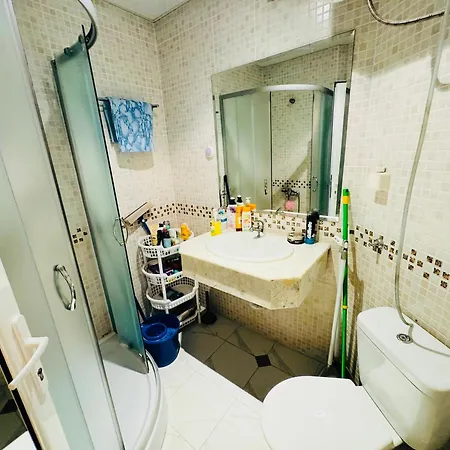 Victoria Two Bedroom Sunny *