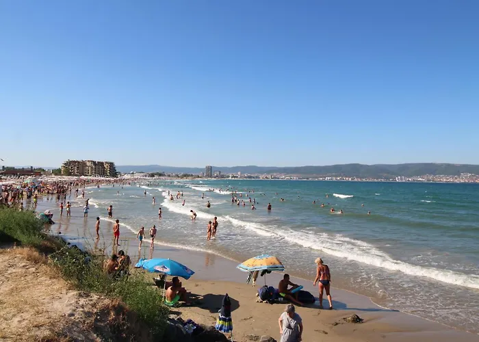 Victoria Two Bedroom Sunny Апартамент