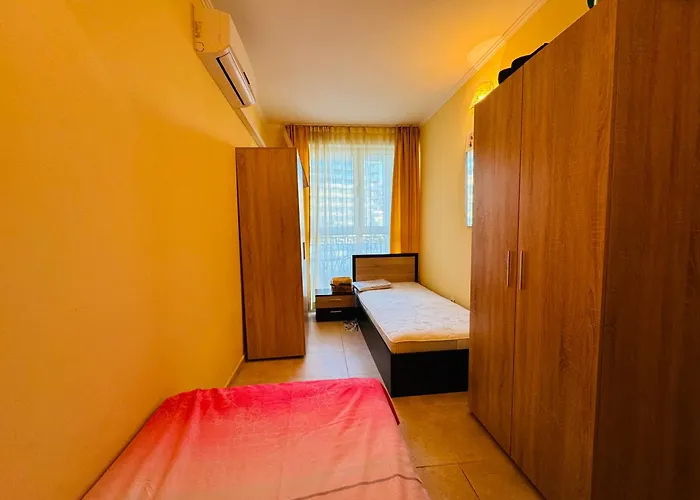 Апартамент Victoria Two Bedroom Sunny *