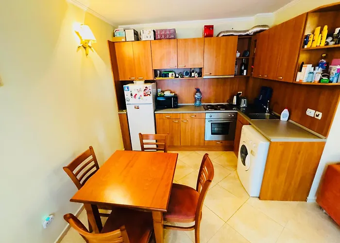 Victoria Two Bedroom Sunny Апартамент